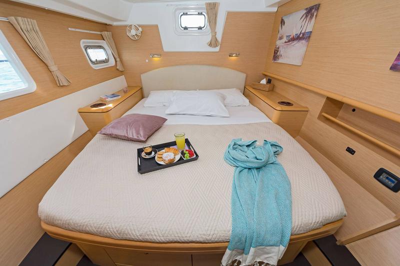 Book yachts online - catamaran - Lagoon 500 - Mystique I - rent