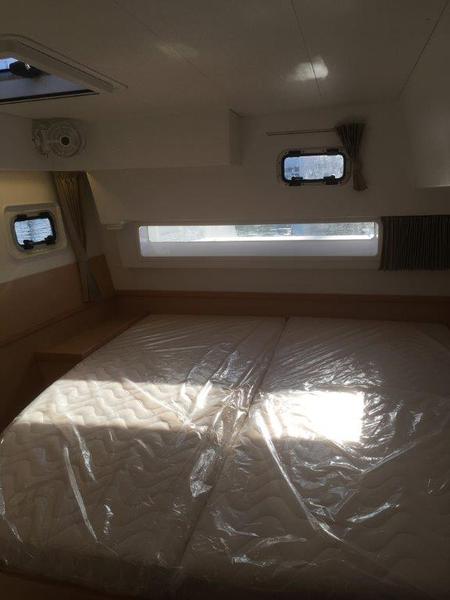 Book yachts online - catamaran - Lagoon 42 - Tigra - rent