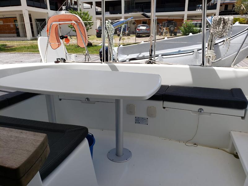 Book yachts online - catamaran - Lagoon 380 S2 - Karla II - rent