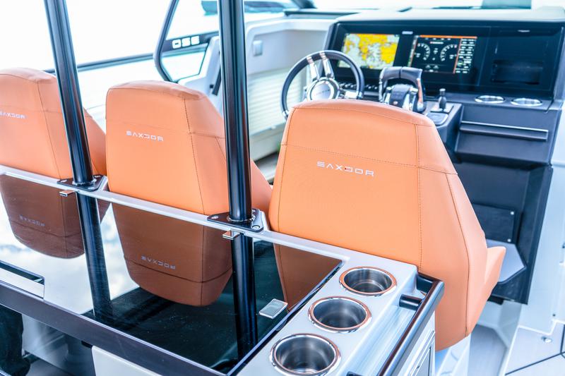 Book yachts online - motorboat - Saxdor 320 GTO - Absinthe - rent