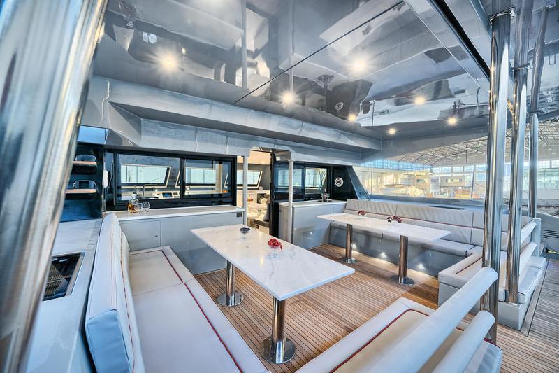 Book yachts online - catamaran - Luna 49 - Luna - rent