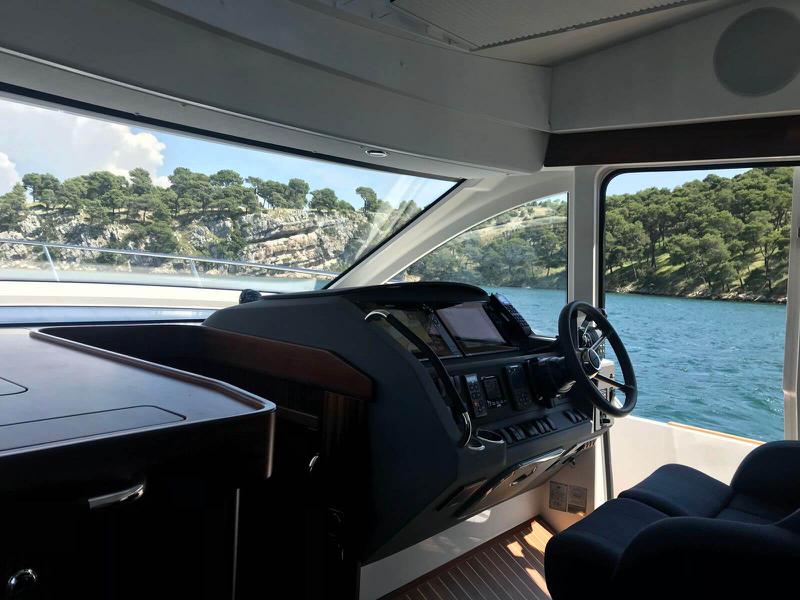 Book yachts online - motorboat - Nimbus 405 Flybridge - Wanderlust - rent