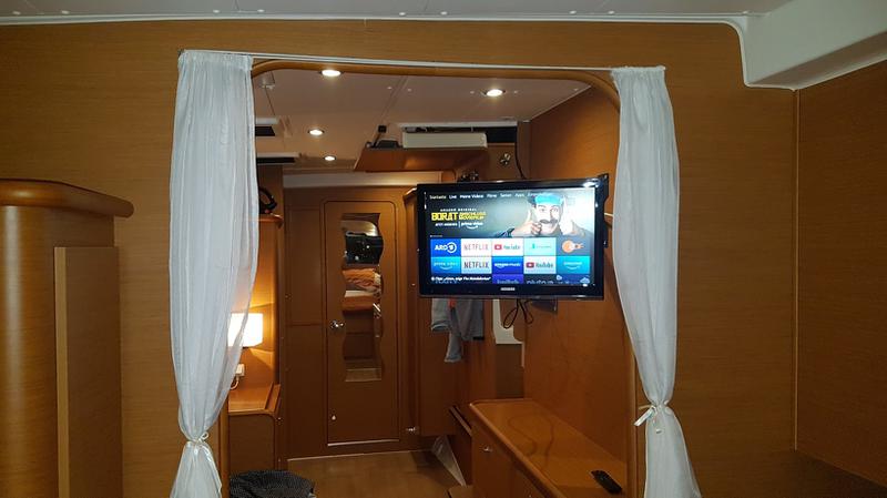 Book yachts online - catamaran - Lagoon 421 - We-Dun-It - rent