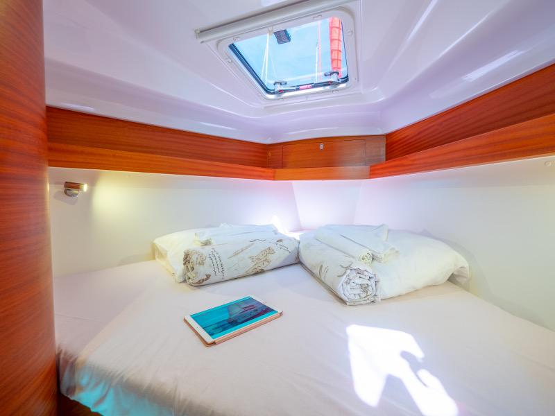 Book yachts online - sailboat - Elan 40.1 Impression - FUNKY  - rent
