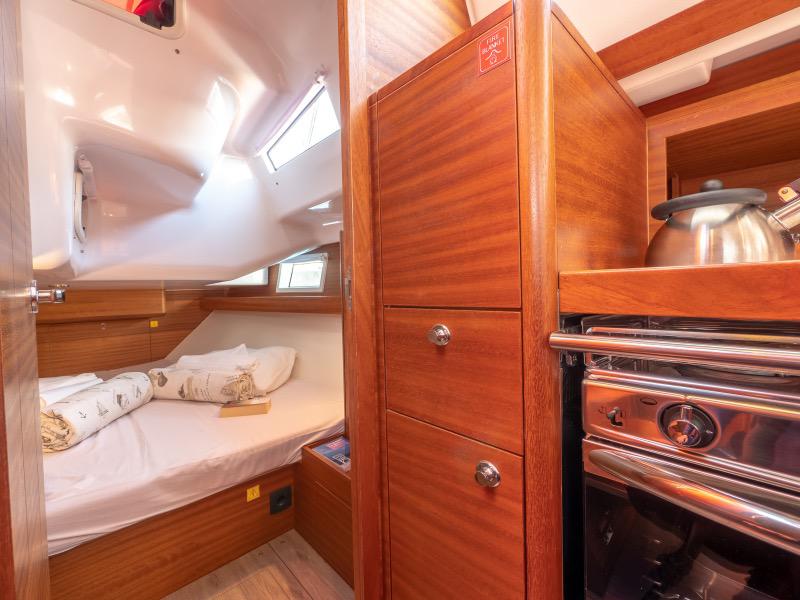 Book yachts online - sailboat - Elan 40.1 Impression - FUNKY  - rent