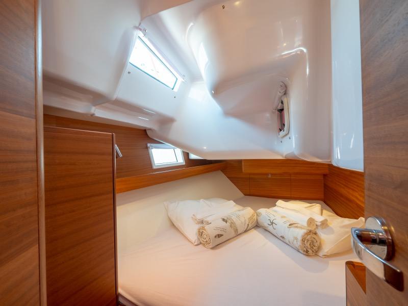 Book yachts online - sailboat - Elan 40.1 Impression - FUNKY  - rent