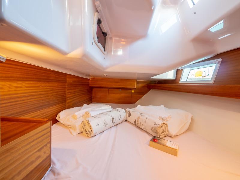 Book yachts online - sailboat - Elan 40.1 Impression - FUNKY  - rent