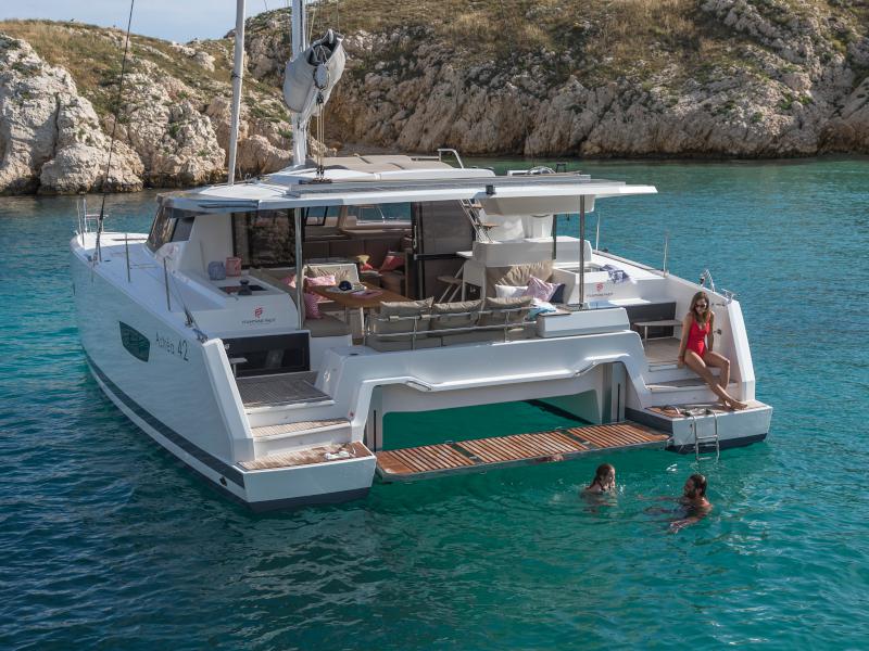 Book yachts online - catamaran - Astréa 42 - Mouse - rent