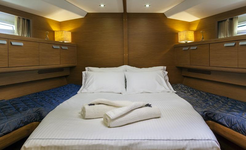 Book yachts online - sailboat - Gianetti Star 64 - SHOOTING STAR - rent