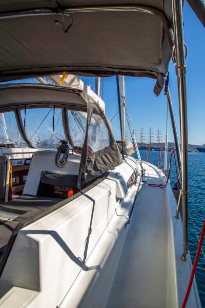 Book yachts online - sailboat - Sun Odyssey 440 - MONOLITH - rent