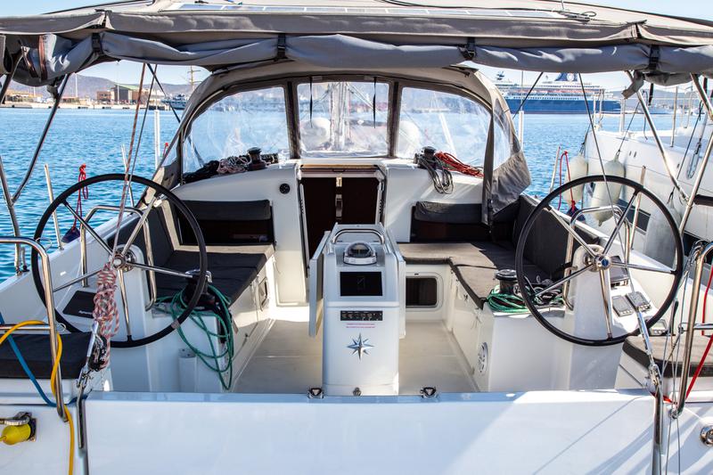 Book yachts online - sailboat - Sun Odyssey 440 - MONOLITH - rent