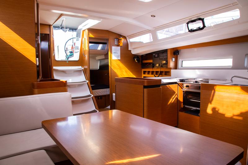 Book yachts online - sailboat - Sun Odyssey 440 - MONOLITH - rent