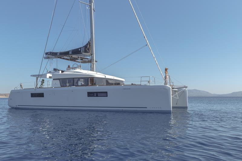 Book yachts online - catamaran - Lagoon 52F - ONEIDA - rent