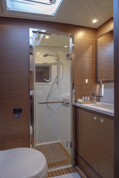 Book yachts online - catamaran - Lagoon 52F - ONEIDA - rent
