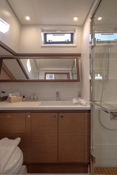 Book yachts online - catamaran - Lagoon 52F - ONEIDA - rent
