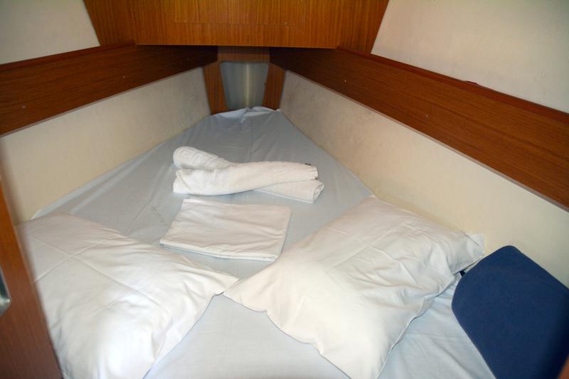 Book yachts online - sailboat - Sun Odyssey 32i - Charoula - rent