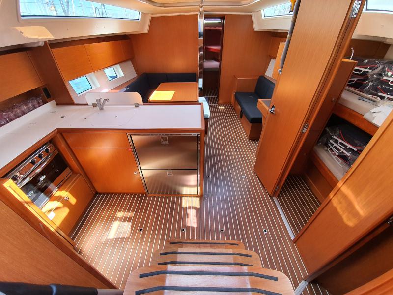 Book yachts online - sailboat - Bavaria C45 - Blue Diamond - rent