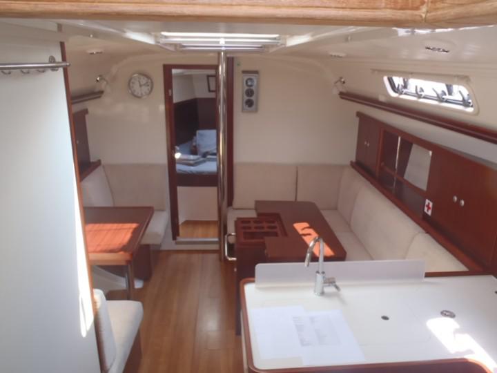 Book yachts online - sailboat - Hanse 375 - Baba Yaga - rent