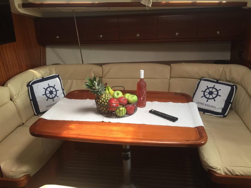 Book yachts online - sailboat - Bavaria 44 - Stelios - rent
