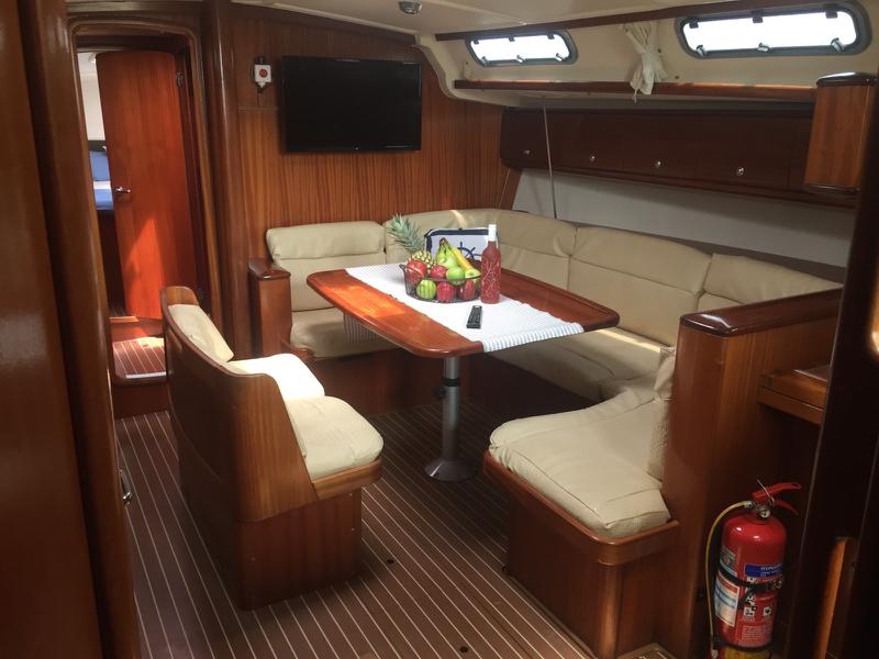 Book yachts online - sailboat - Bavaria 44 - Stelios - rent