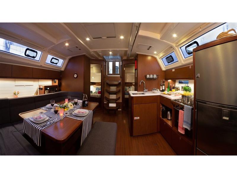 Book yachts online - sailboat - Bavaria 46 Cruiser - Trinity - rent