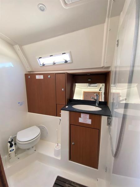 Book yachts online - sailboat - Bavaria 40 BT '13 - Morana - rent