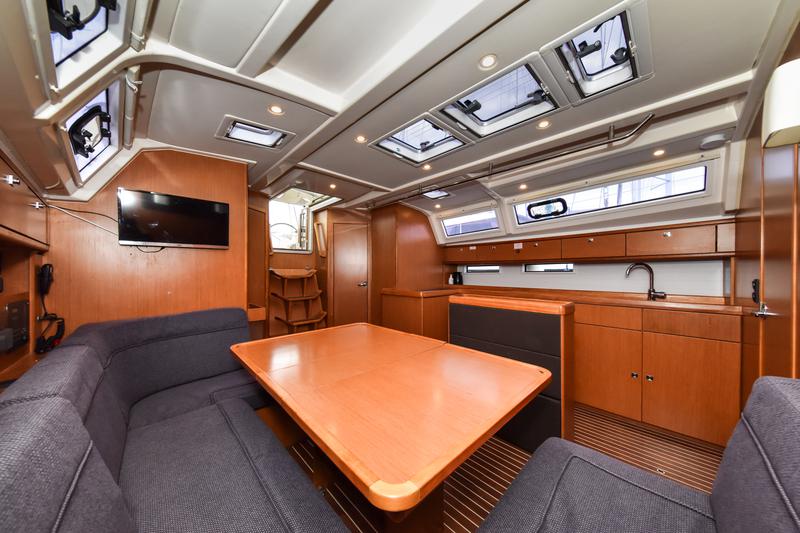 Book yachts online - sailboat - Bavaria Cruiser 46 - SIX BAG - rent