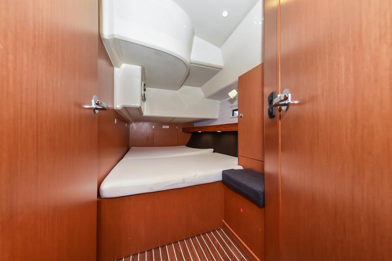 Book yachts online - sailboat - Bavaria Cruiser 46 - SIX BAG - rent