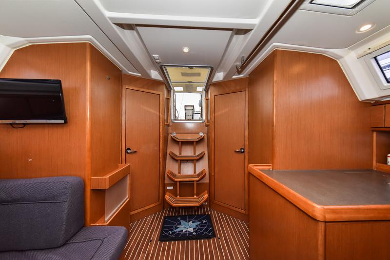 Book yachts online - sailboat - Bavaria Cruiser 46 - SIX BAG - rent