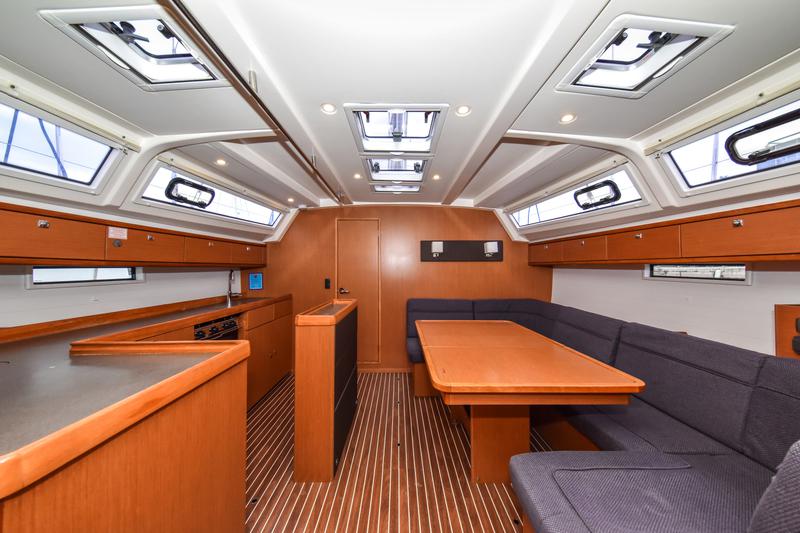 Book yachts online - sailboat - Bavaria Cruiser 46 - SIX BAG - rent