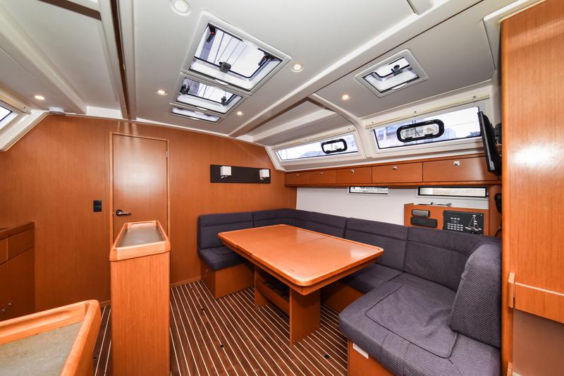 Book yachts online - sailboat - Bavaria Cruiser 46 - SIX BAG - rent