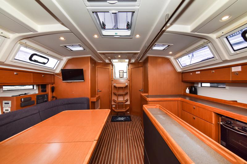 Book yachts online - sailboat - Bavaria Cruiser 46 - SIX BAG - rent