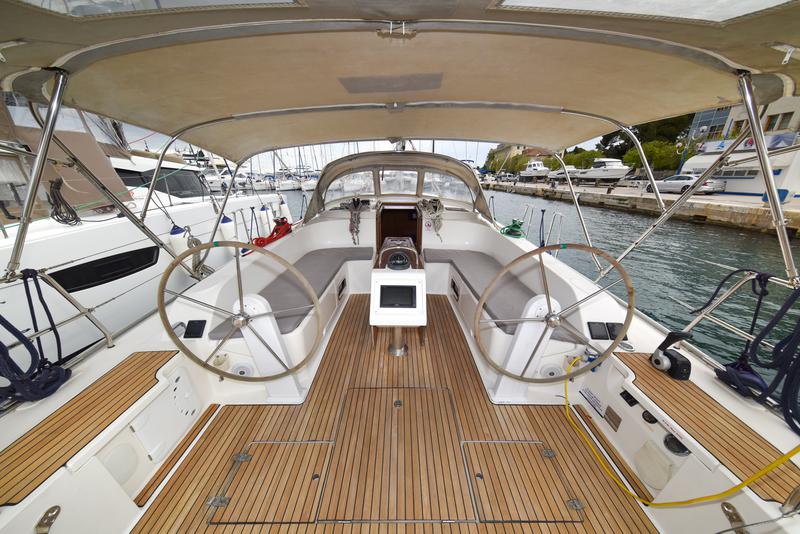 Book yachts online - sailboat - Bavaria Cruiser 46 - SIX BAG - rent
