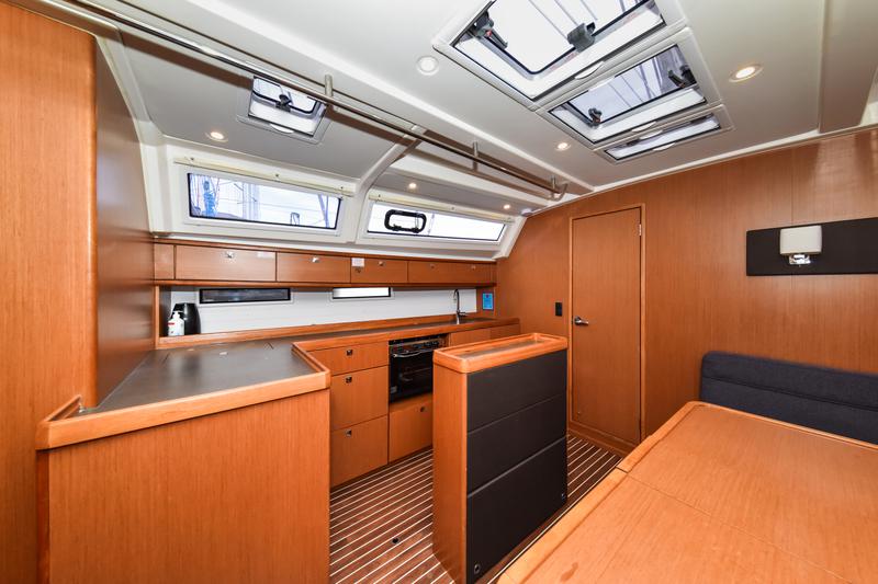 Book yachts online - sailboat - Bavaria Cruiser 46 - SIX BAG - rent