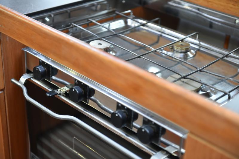 Book yachts online - sailboat - Bavaria Cruiser 46 - SIX BAG - rent