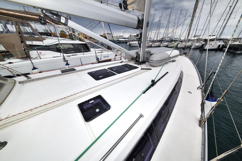 Book yachts online - sailboat - Bavaria Cruiser 46 - SIX BAG - rent