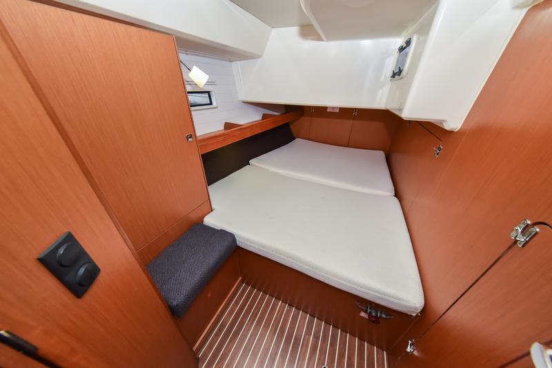 Book yachts online - sailboat - Bavaria Cruiser 46 - SIX BAG - rent