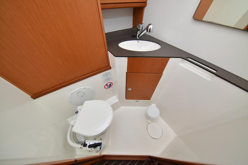 Book yachts online - sailboat - Bavaria Cruiser 46 - SIX BAG - rent