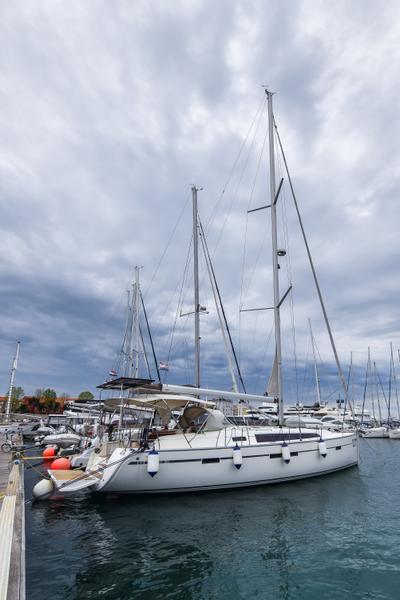 Book yachts online - sailboat - Bavaria Cruiser 46 - SIX BAG - rent