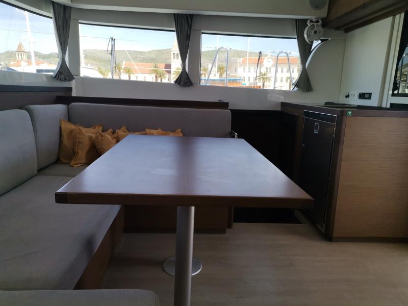 Book yachts online - catamaran - Lagoon 40 - wave elli - rent