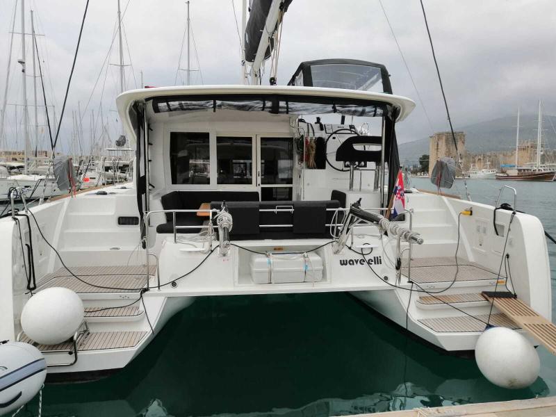 Book yachts online - catamaran - Lagoon 40 - wave elli - rent