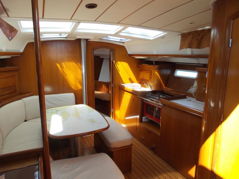 Book yachts online - sailboat - Oceanis 393 Clipper - Škuribanda (refitted 2021) - rent