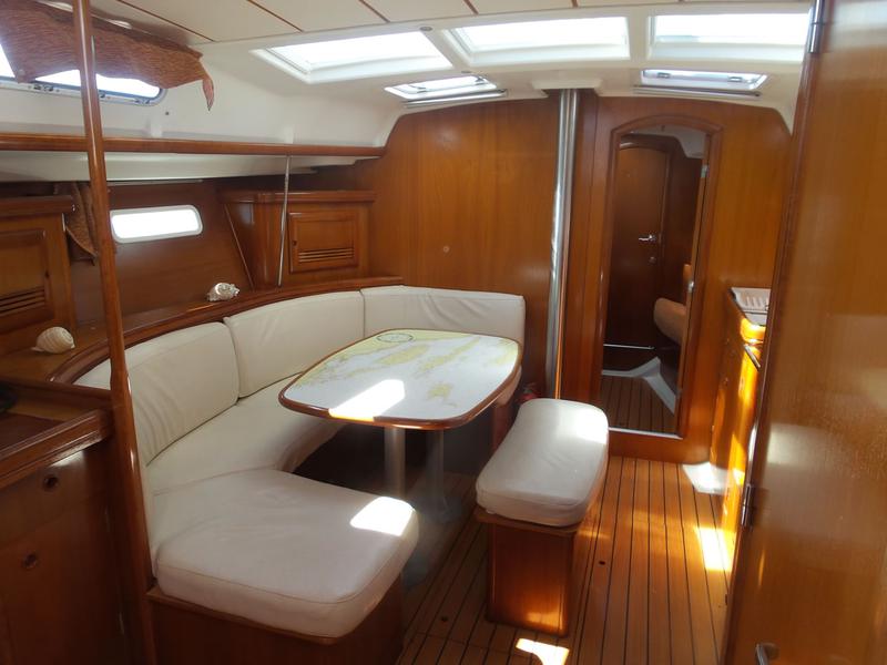 Book yachts online - sailboat - Oceanis 393 Clipper - Škuribanda (refitted 2021) - rent