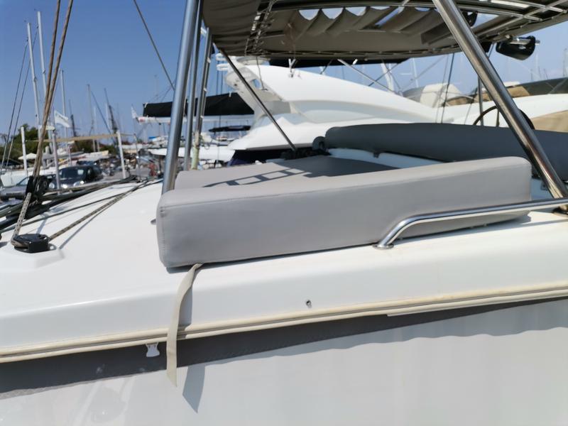 Book yachts online - catamaran - Lagoon 450  Flybridge - MIA PLUS - rent