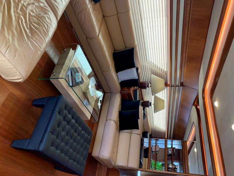 Book yachts online - motorboat - Ferretti 76' Fly - Bruno - rent