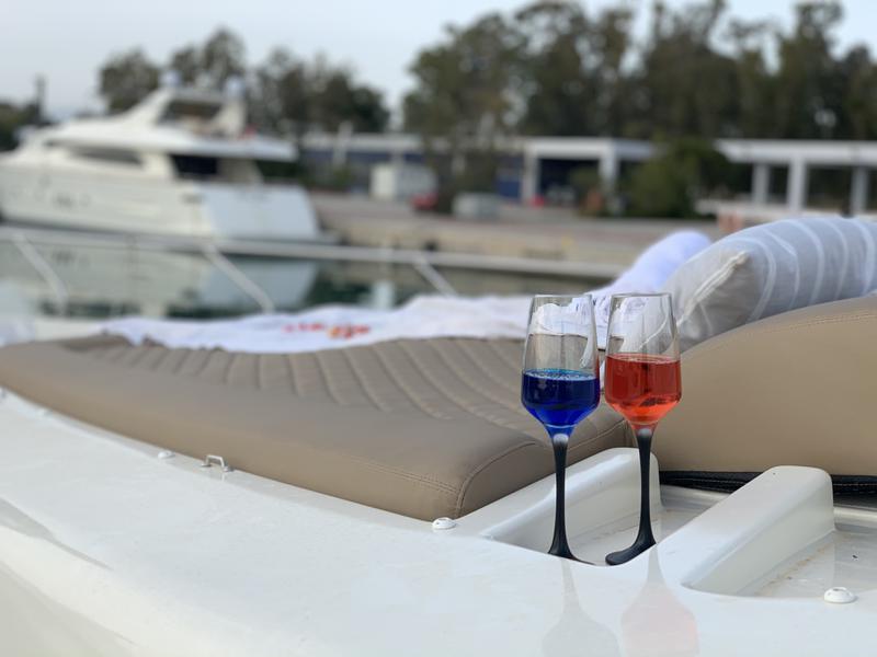 Book yachts online - motorboat - Ferretti 76' Fly - Bruno - rent