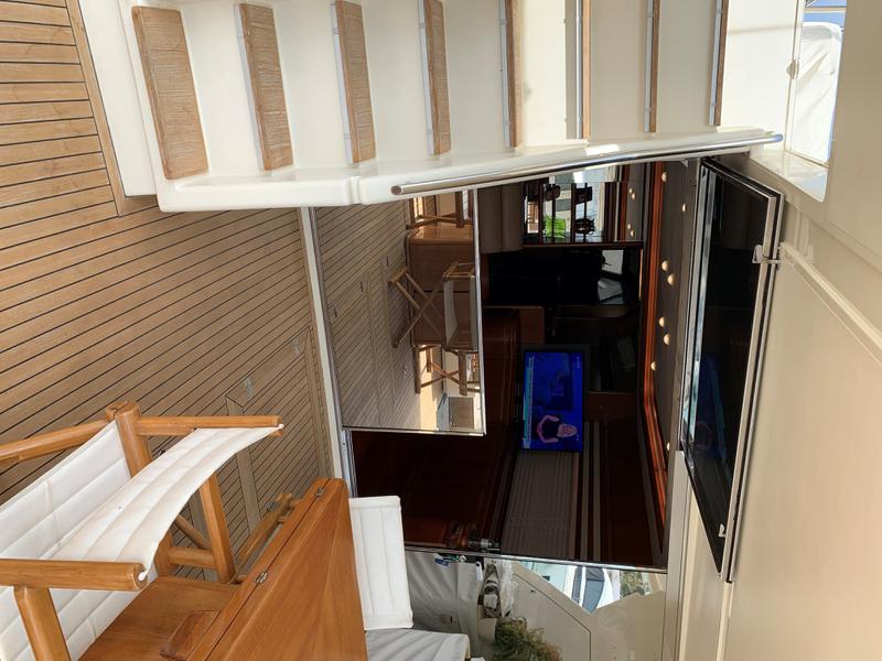 Book yachts online - motorboat - Ferretti 76' Fly - Bruno - rent
