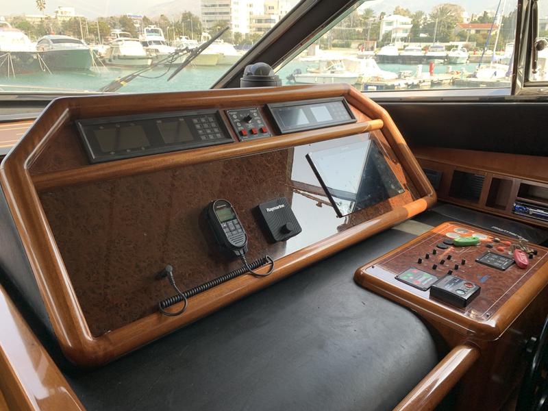 Book yachts online - motorboat - Ferretti 76' Fly - Bruno - rent