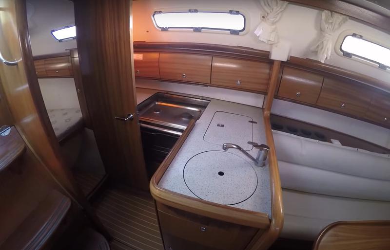 Book yachts online - sailboat - Bavaria 32 - Alexandros - rent