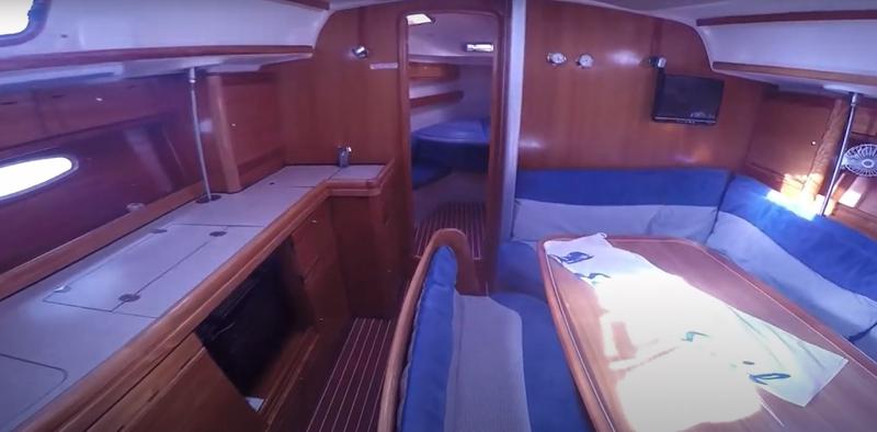 Book yachts online - sailboat - Bavaria 39 Cruiser - Orestis - rent